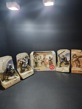 5 Vintage Schleich Blue Medieval Knights and Scenery Pack - Kids Toys